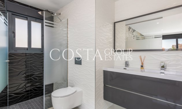 Nowy budynek - Willa -
Playa Paraiso