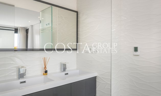 Nowy budynek - Willa -
Playa Paraiso