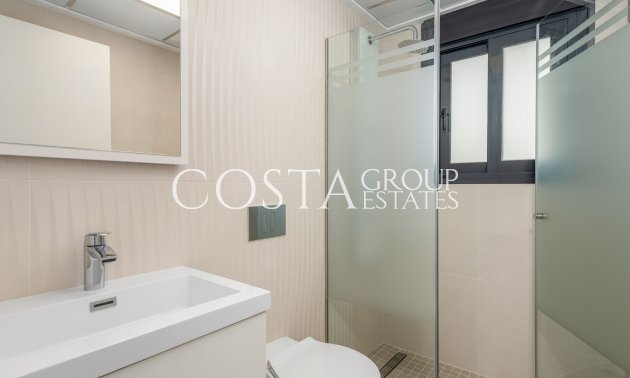 Nowy budynek - Willa -
Playa Paraiso