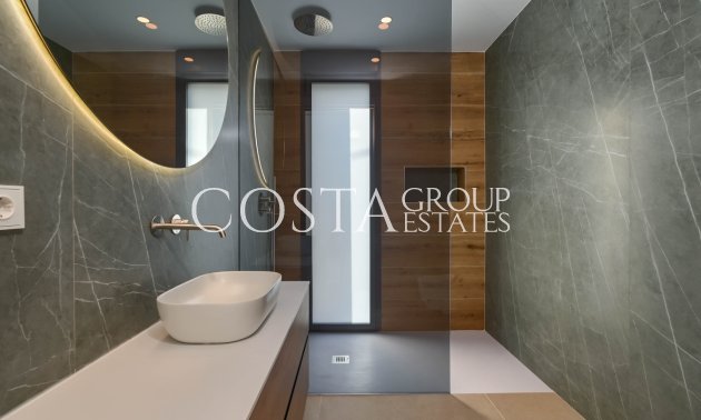 Nowy budynek - Willa -
Calpe