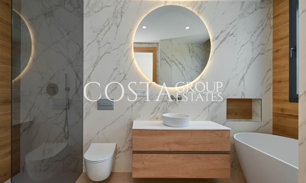 Nowy budynek - Willa -
Calpe