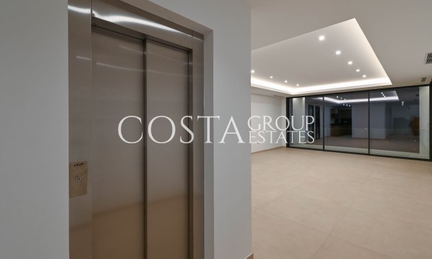 Nowy budynek - Willa -
Calpe