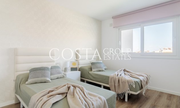 Neue Gebäude - Villa -
Finestrat