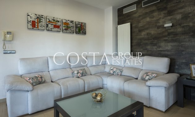 Neue Gebäude - Villa -
Jerónimo y Avileses