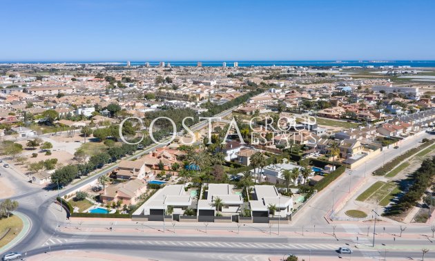 Neue Gebäude - Villa -
San Javier