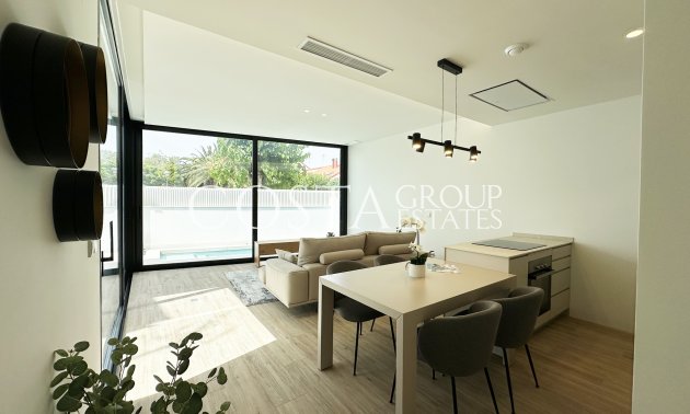 Neue Gebäude - Villa -
Torre de la Horadada