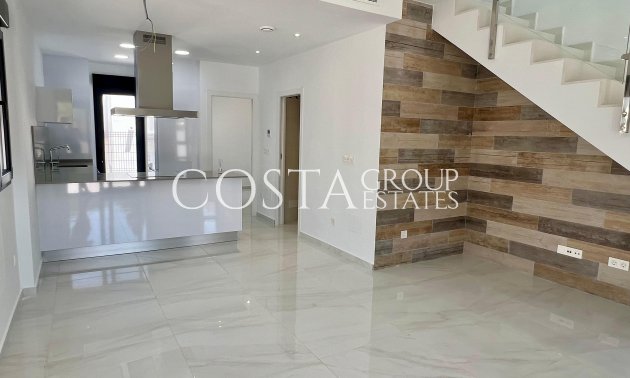 Neue Gebäude - detached -
Polop