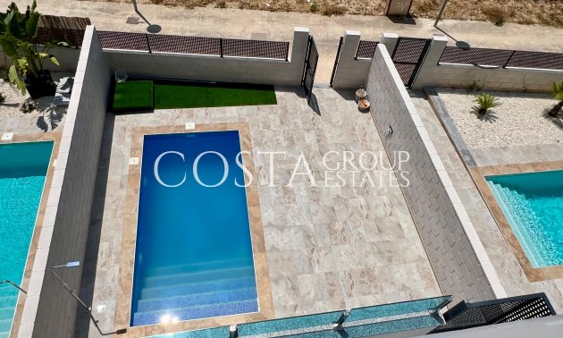 Neue Gebäude - detached -
Polop