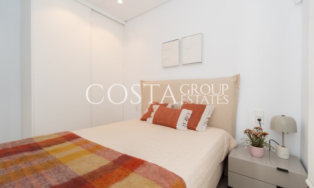 Neue Gebäude - Villa -
Elche - Corte Ingles