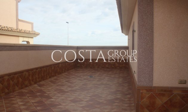 Nowy budynek - Willa -
Torrevieja