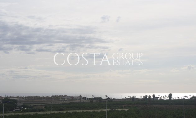 Nowy budynek - Willa -
Torrevieja