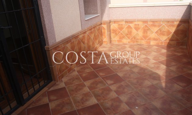 Nowy budynek - Willa -
Torrevieja