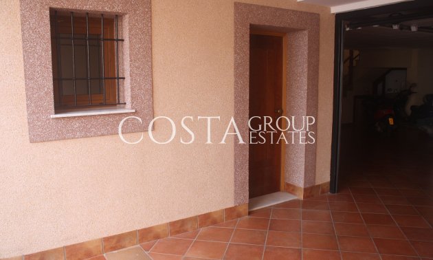 Nowy budynek - Willa -
Torrevieja