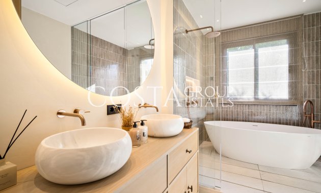 Neue Gebäude - Villa -
Marbella