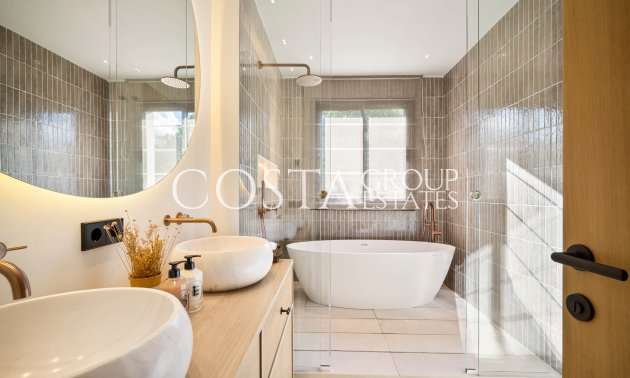 Neue Gebäude - Villa -
Marbella