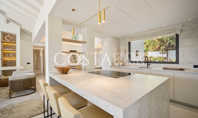 Neue Gebäude - Villa -
Marbella