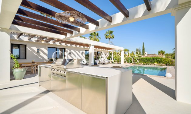 Neue Gebäude - Villa -
Marbella