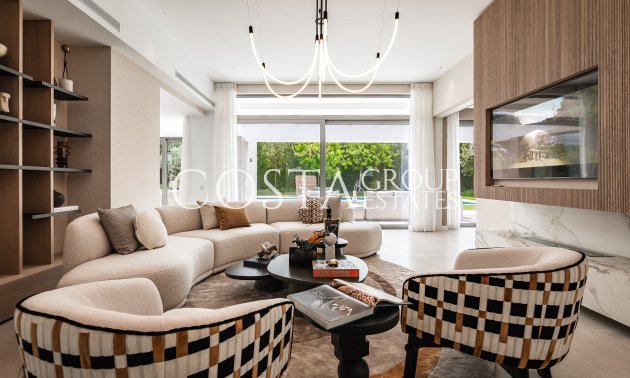 Neue Gebäude - Villa -
El Paraíso