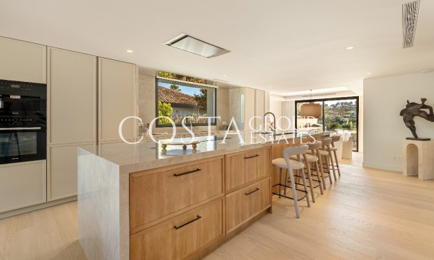 Nowy budynek - Willa -
Marbella