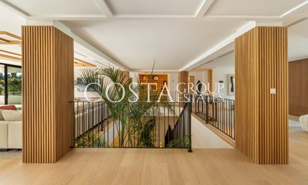 Nowy budynek - Willa -
Marbella