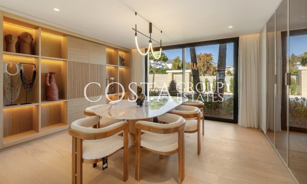 Nowy budynek - Willa -
Marbella