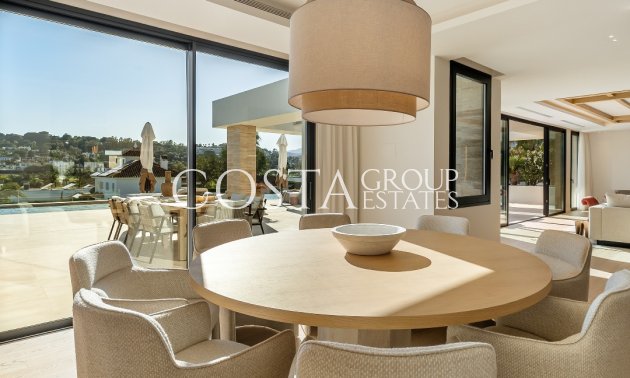 Nowy budynek - Willa -
Marbella