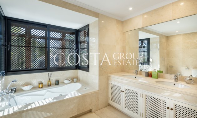 Nouvelle construction - Villa -
Benahavís