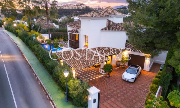 Nouvelle construction - Villa -
Benahavís