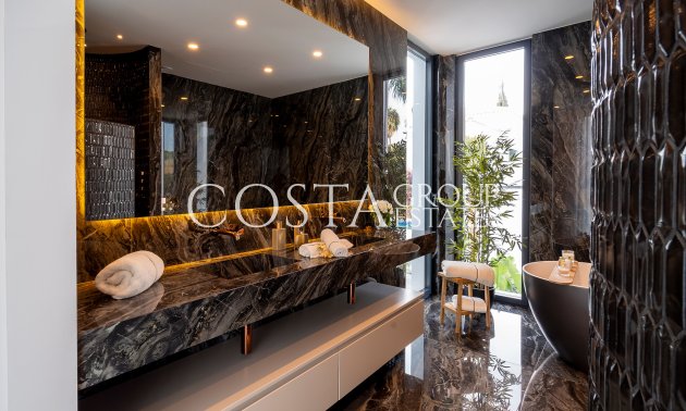 Nowy budynek - Willa -
Benahavís