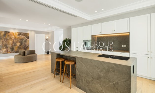 Nowy budynek - Willa -
Marbella