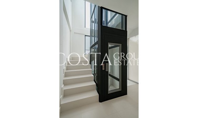 Neue Gebäude - Villa -
Marbella