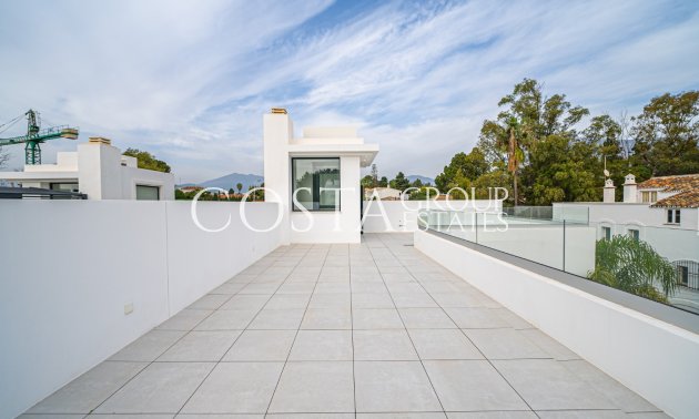 Neue Gebäude - Villa -
Marbella