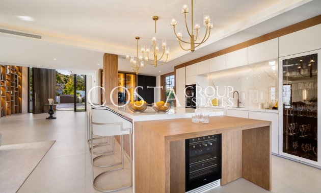 Nowy budynek - Willa -
Marbella