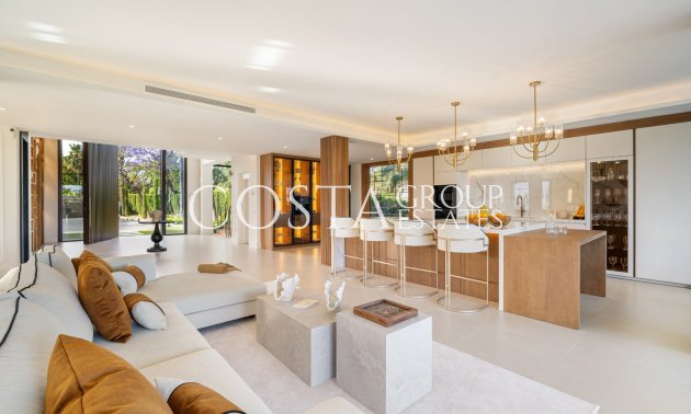 Nowy budynek - Willa -
Marbella