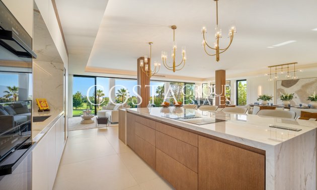 Nowy budynek - Willa -
Marbella