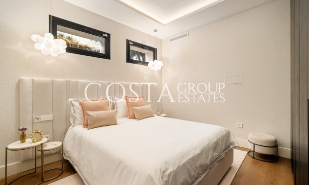 Nowy budynek - Willa -
Marbella