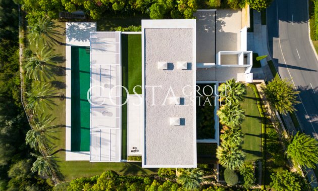 Neue Gebäude - Villa -
Casares