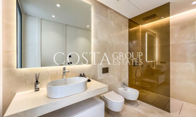 Nowy budynek - Willa -
Marbella