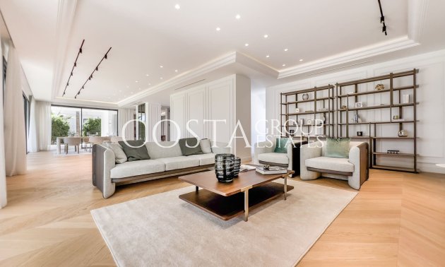 Nowy budynek - Willa -
Marbella