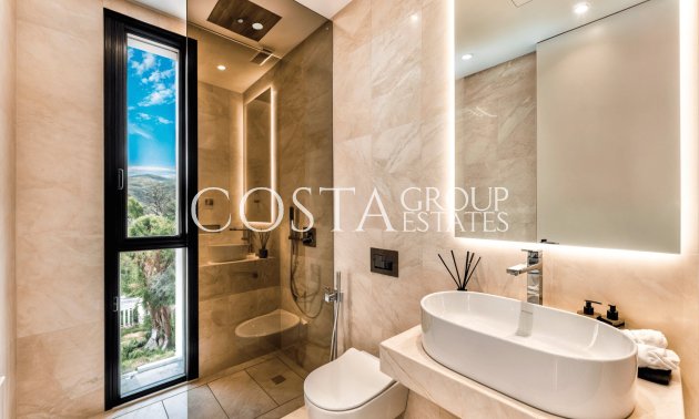 Nowy budynek - Willa -
Marbella