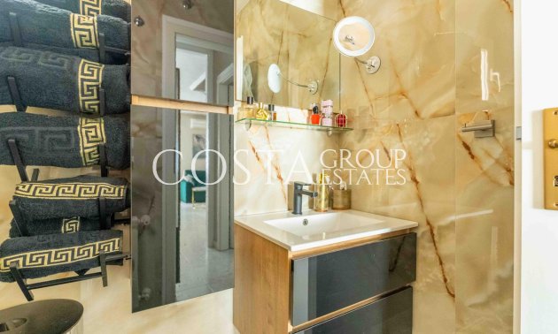 Resale - Villa -
Orihuela - Punta Prima