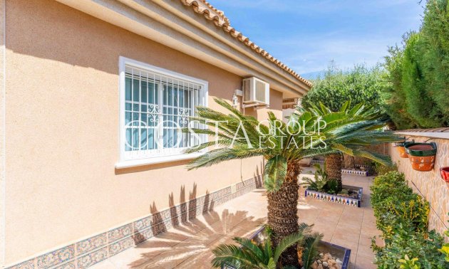 Resale - Villa -
Orihuela - Punta Prima