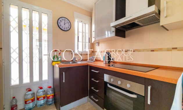 Resale - Villa -
Torrevieja - La Mata