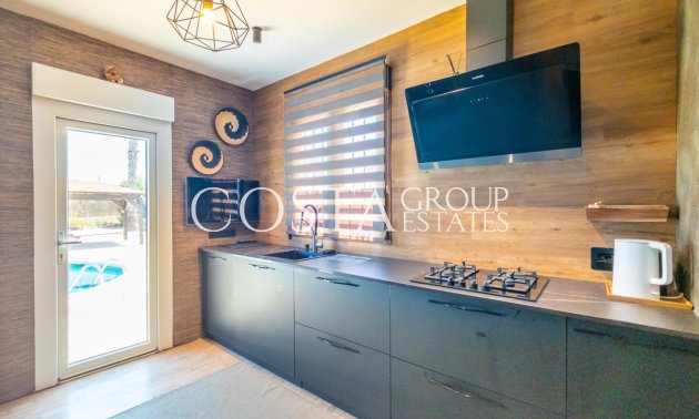 Resale - Villa -
Torrevieja - El Chaparral