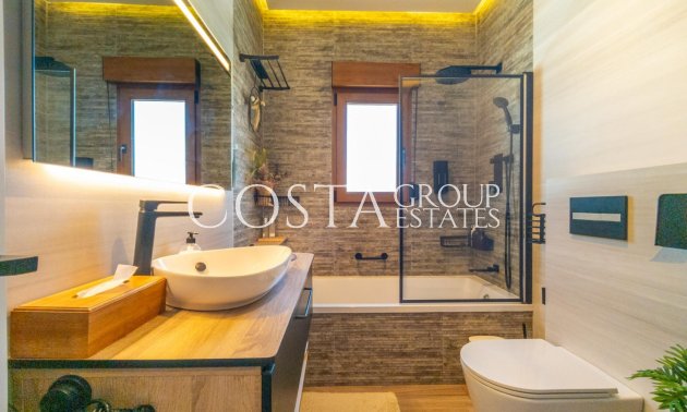 Resale - Villa -
Torrevieja - El Chaparral