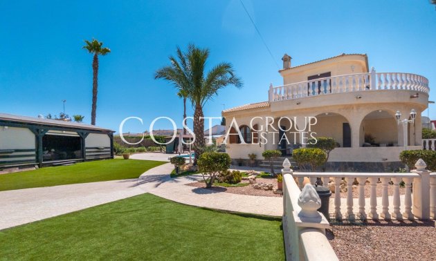 Resale - Villa -
Torrevieja - El Chaparral