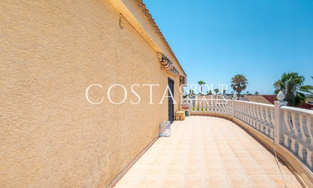 Resale - Villa -
Torrevieja - El Chaparral