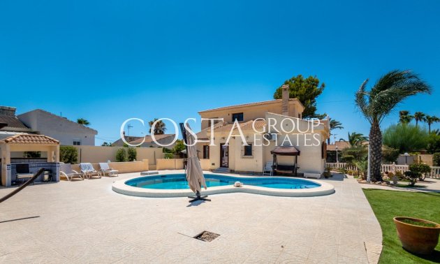 Resale - Villa -
Torrevieja - El Chaparral