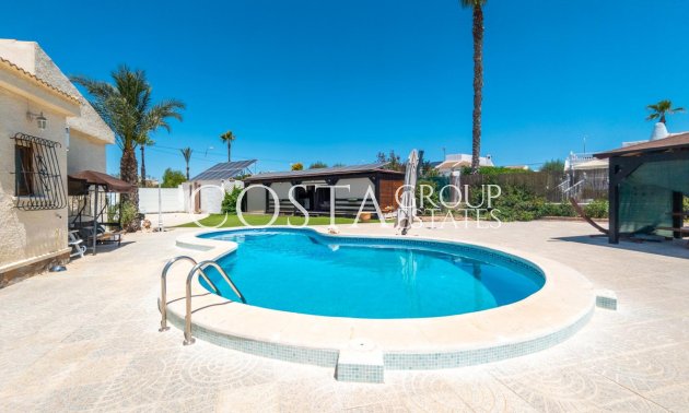 Resale - Villa -
Torrevieja - El Chaparral