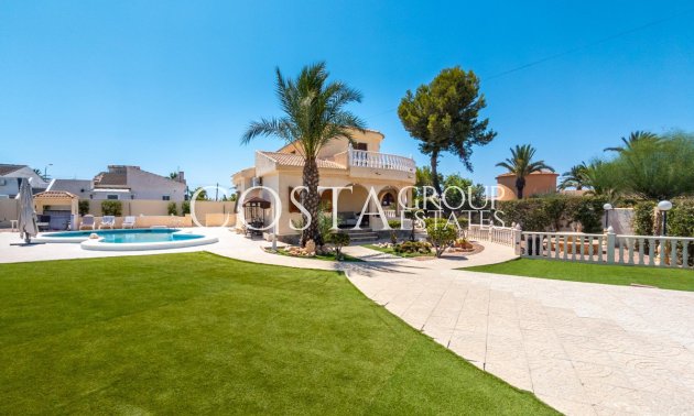 Resale - Villa -
Torrevieja - El Chaparral